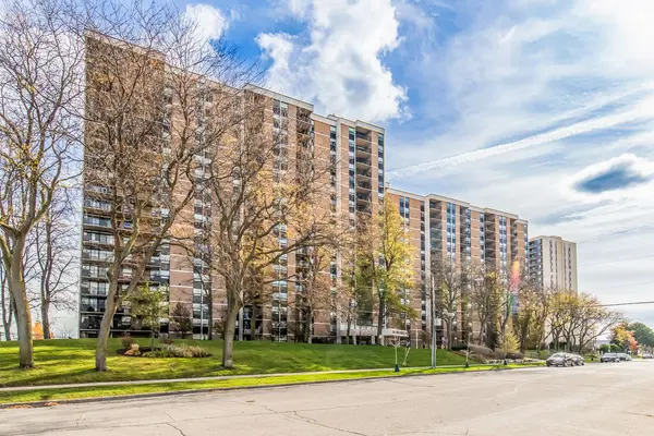 500 Green RD #310, Hamilton, ON L8E 3M6