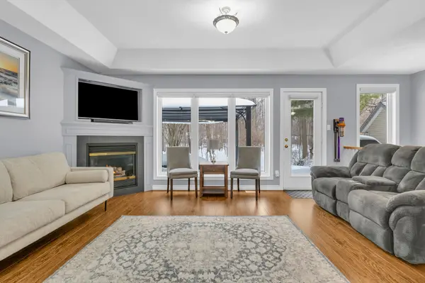 13 Burlwood DR, Woolwich, ON N3B 3L2