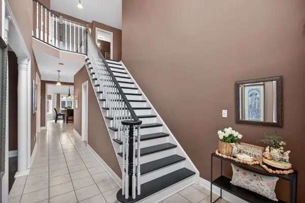 20 Gristmill PL, Hamilton, ON L9G 5C9