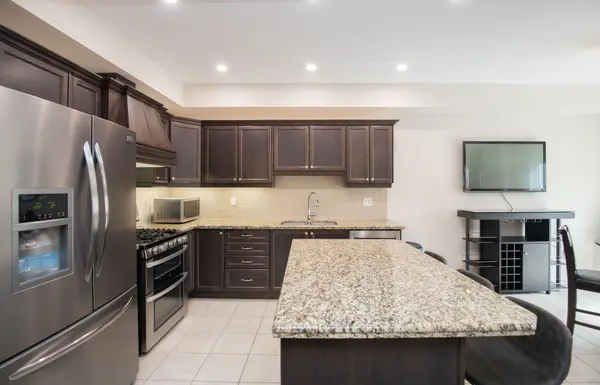 331 Stonehenge DR, Hamilton, ON L9K 0E8