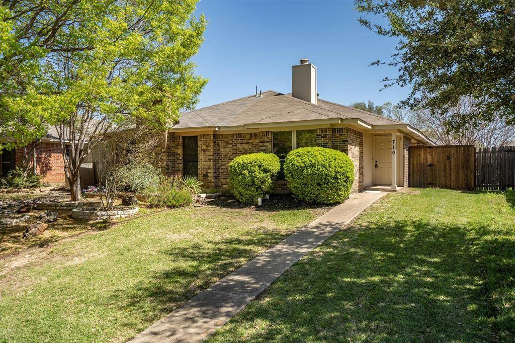 710 Michol Street, Grapevine, TX 76051
