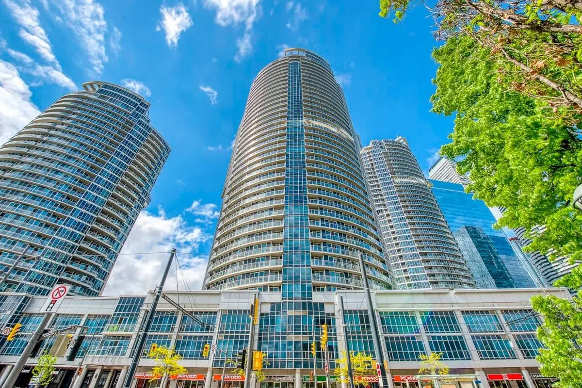 208 Queens Quay W #1213, Toronto C01, ON M5J 2Y5