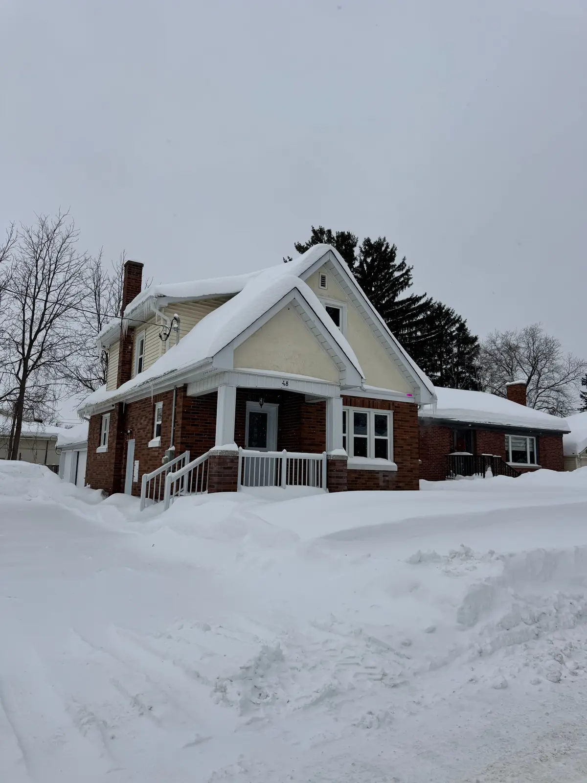 48 Drury LN, Barrie, ON L4M 3C8