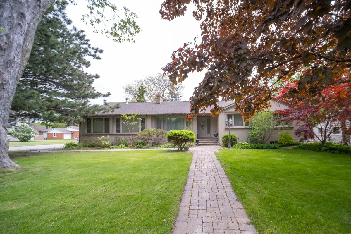 1361 Lochlin TRL #bsmt, Mississauga, ON L5G 3V4