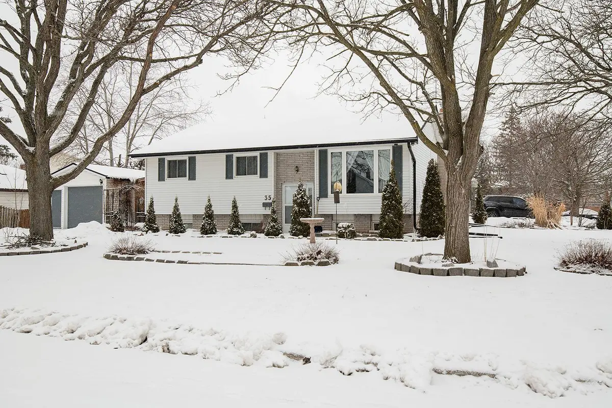 35 Morris DR, Belleville, ON K8P 5B3