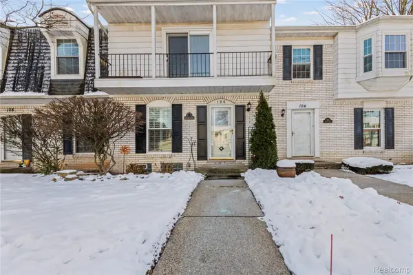 106 Manor WAY, Rochester Hills, MI 48309