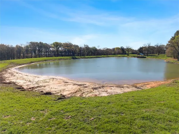 8260 State Highway 31 Highway, Athens, TX 75751