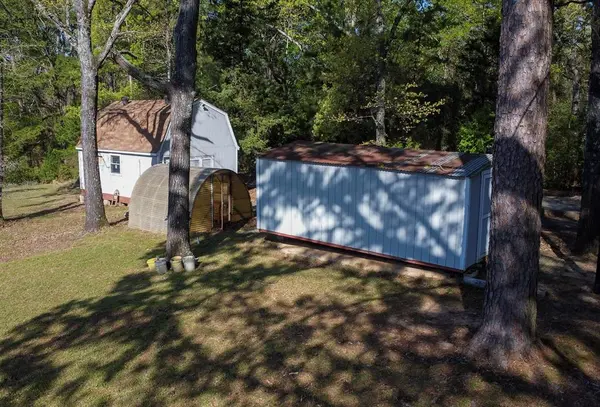 2781 Lake Breeze Drive, Chandler, TX 75758