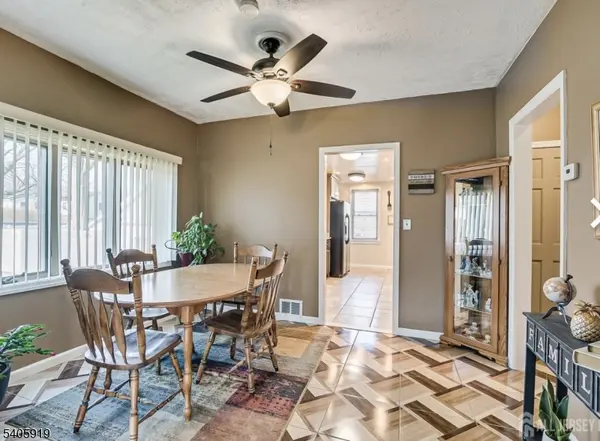 33 W Park Ave, Woodbridge Twp., NJ 07001