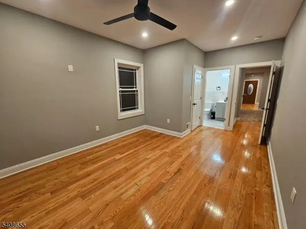 163 Elm St, Elizabeth City, NJ 07208