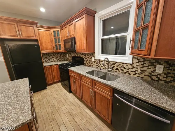 163 Elm St, Elizabeth City, NJ 07208