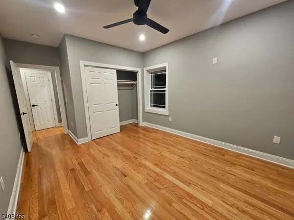 163 Elm St, Elizabeth City, NJ 07208