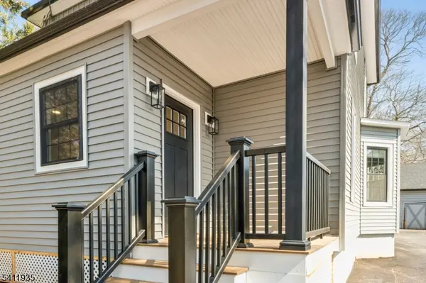 64 Hillcrest Rd, Watchung Boro, NJ 07069