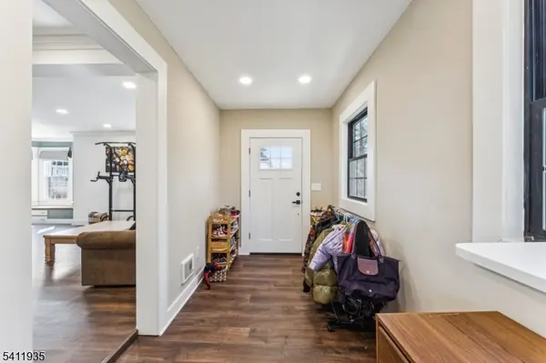 64 Hillcrest Rd, Watchung Boro, NJ 07069