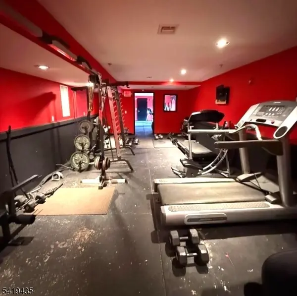 55 Westervelt Ave, Hawthorne Boro, NJ 07506