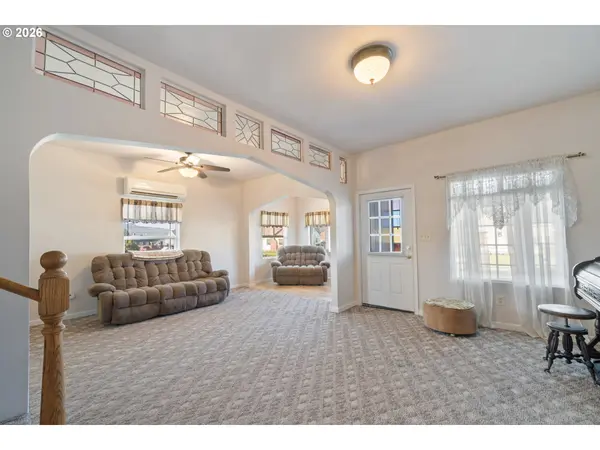 1403 5TH ST, Tillamook, OR 97141