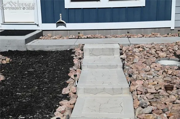 23628 Redtail DR, Colorado Springs, CO 80928