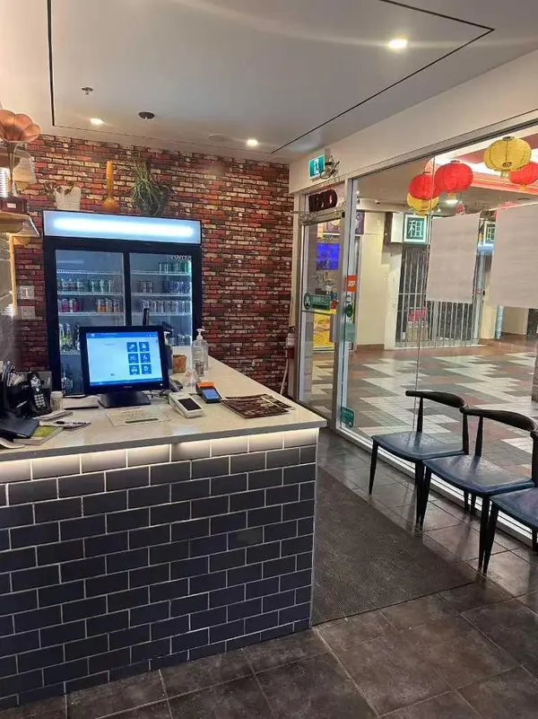 328 Centre ST S, Calgary, AB T2G 4X6