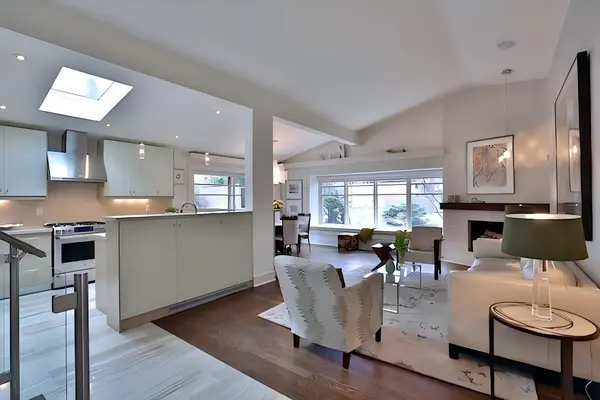 61 Lacewood CRES, Toronto C13, ON M3A 2Z3