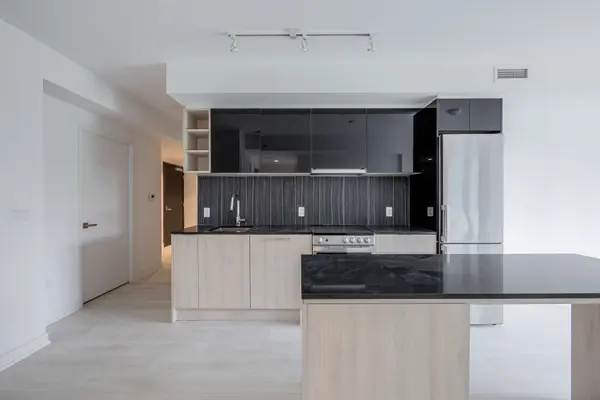 31 Tippett RD #339, Toronto C06, ON M3H 0C8