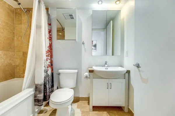 208 Queens Quay W #1213, Toronto C01, ON M5J 2Y5