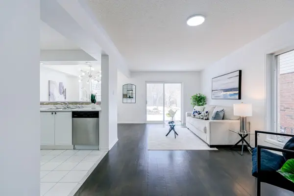 634 Amaretto AVE, Pickering, ON L1X 2V2