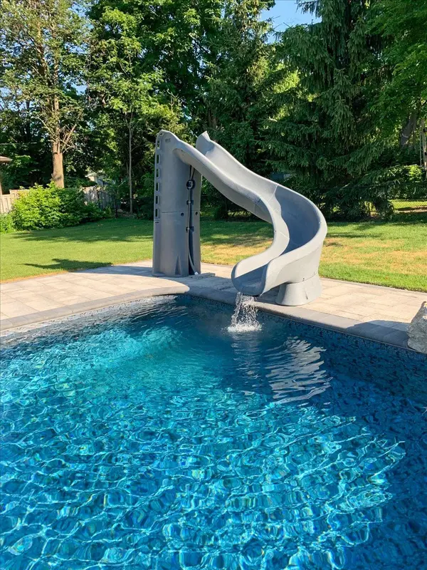 88 Cook ST, Barrie, ON L4M 4G6