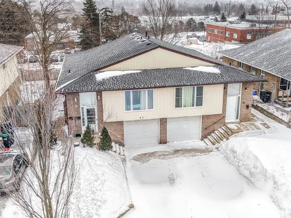 83 Daphne CRES,  Barrie,  ON L4M 2Y7