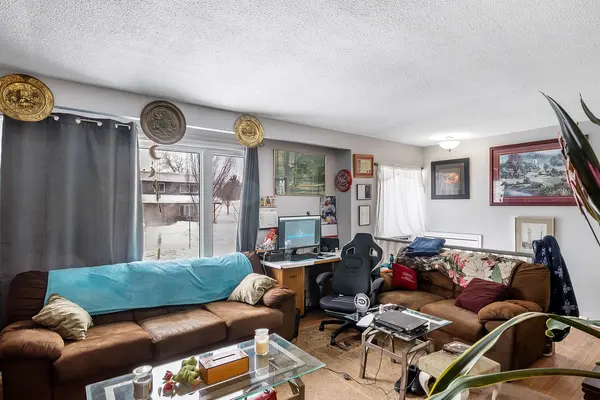 83 Daphne CRES, Barrie, ON L4M 2Y7