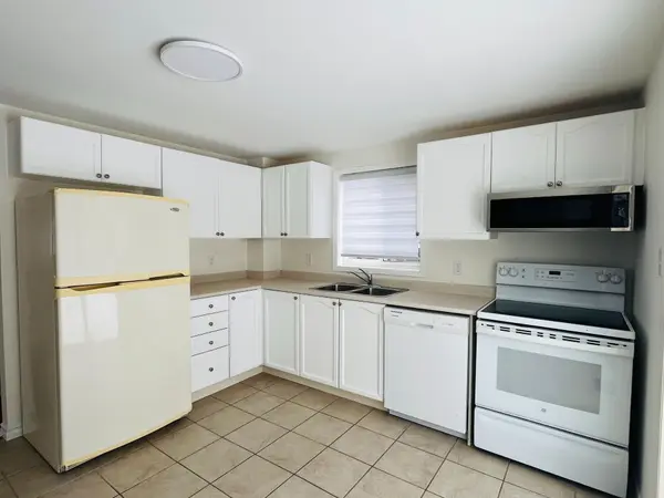 14 Downing CRES, Barrie, ON L4N 8V7