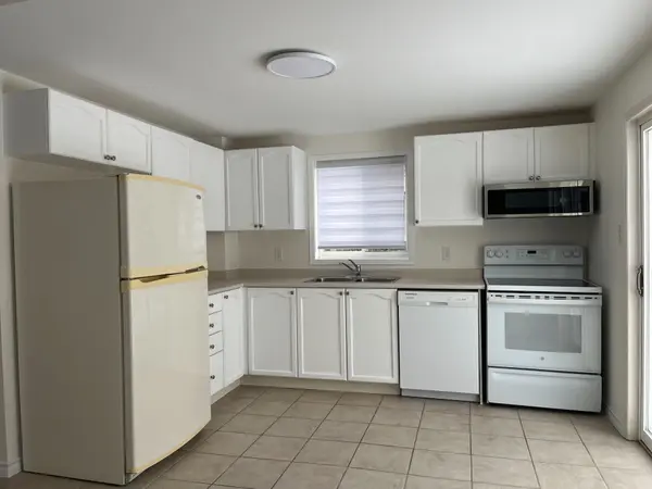 14 Downing CRES, Barrie, ON L4N 8V7