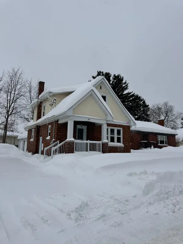 48 Drury LN, Barrie, ON L4M 3C8