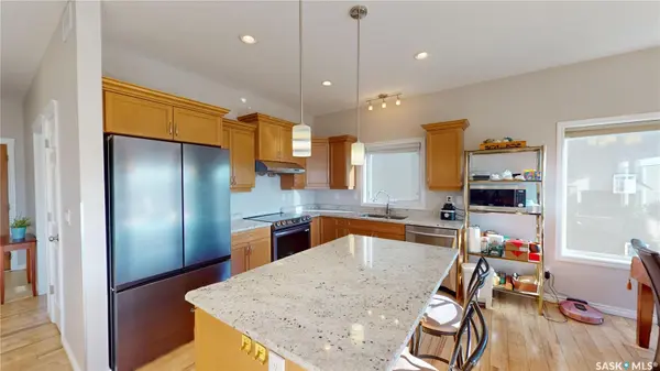 242 Whalley CRESCENT, Saskatoon, SK S7T 0N9