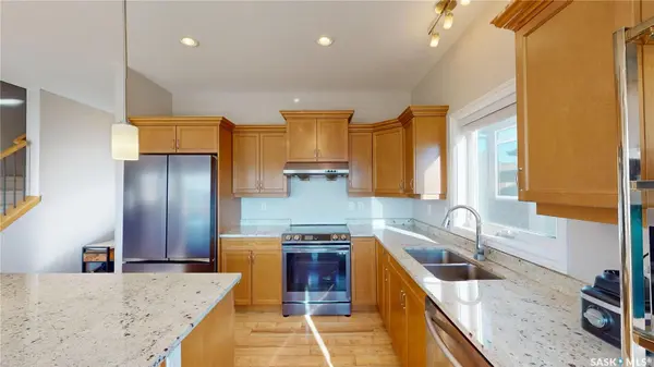 242 Whalley CRESCENT, Saskatoon, SK S7T 0N9