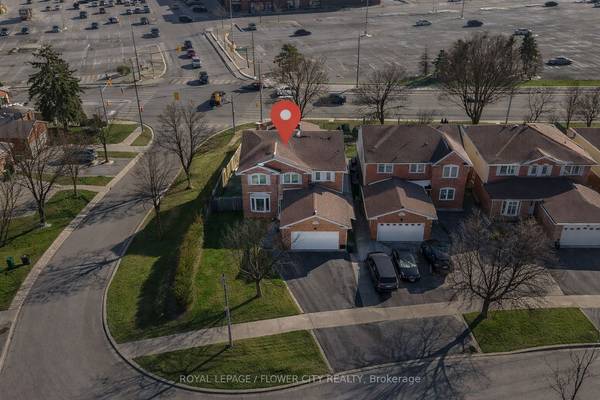 1 Donaldson DR, Brampton, ON L6Y 3G7
