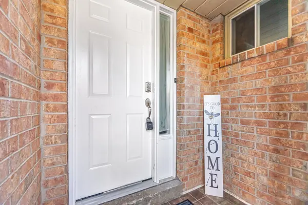 1 Donaldson DR, Brampton, ON L6Y 3G7