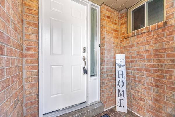 1 Donaldson DR, Brampton, ON L6Y 3G7