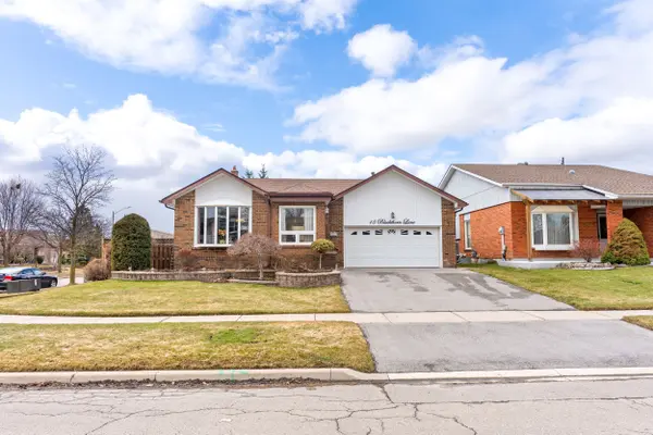 15 Blackthorn LN, Brampton, ON L6V 3K7