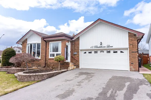 15 Blackthorn LN, Brampton, ON L6V 3K7