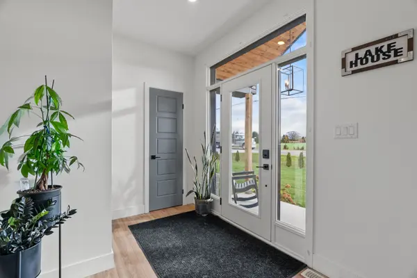 33977 Kildeer DR, Bluewater, ON N0M 1N0