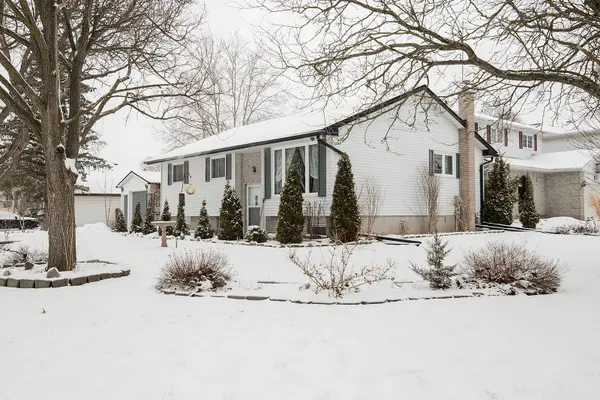 35 Morris DR, Belleville, ON K8P 5B3