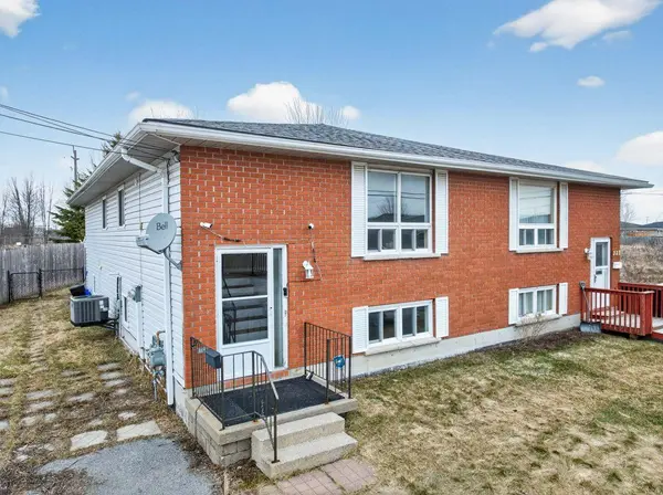 221 Newburgh RD, Greater Napanee, ON K7R 1C8