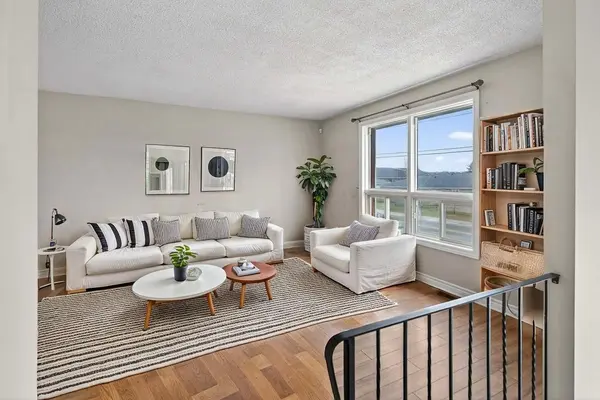 221 Newburgh RD, Greater Napanee, ON K7R 1C8