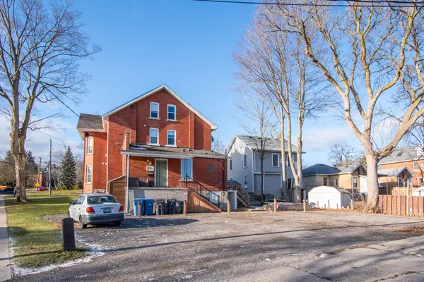 72 Waterloo AVE #B, Guelph, ON N1H 3H5