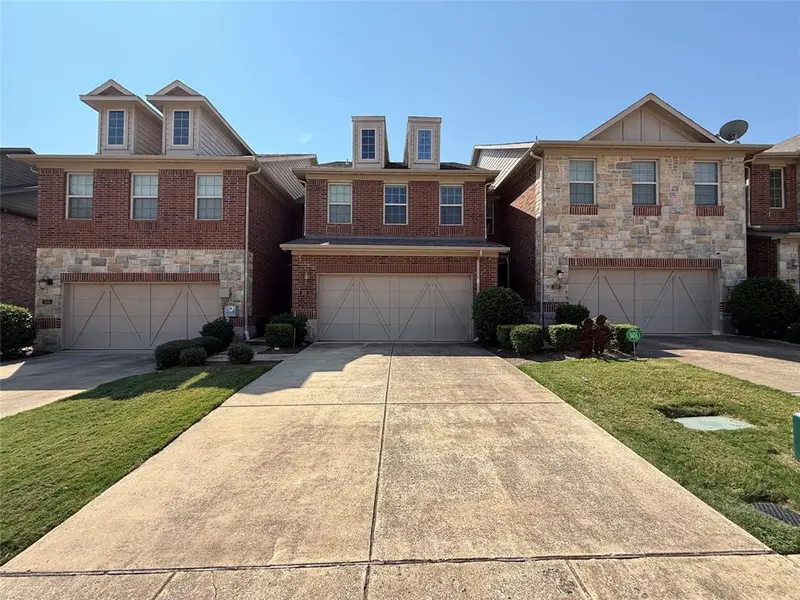 392 Dublin Street, Lewisville, TX 75067