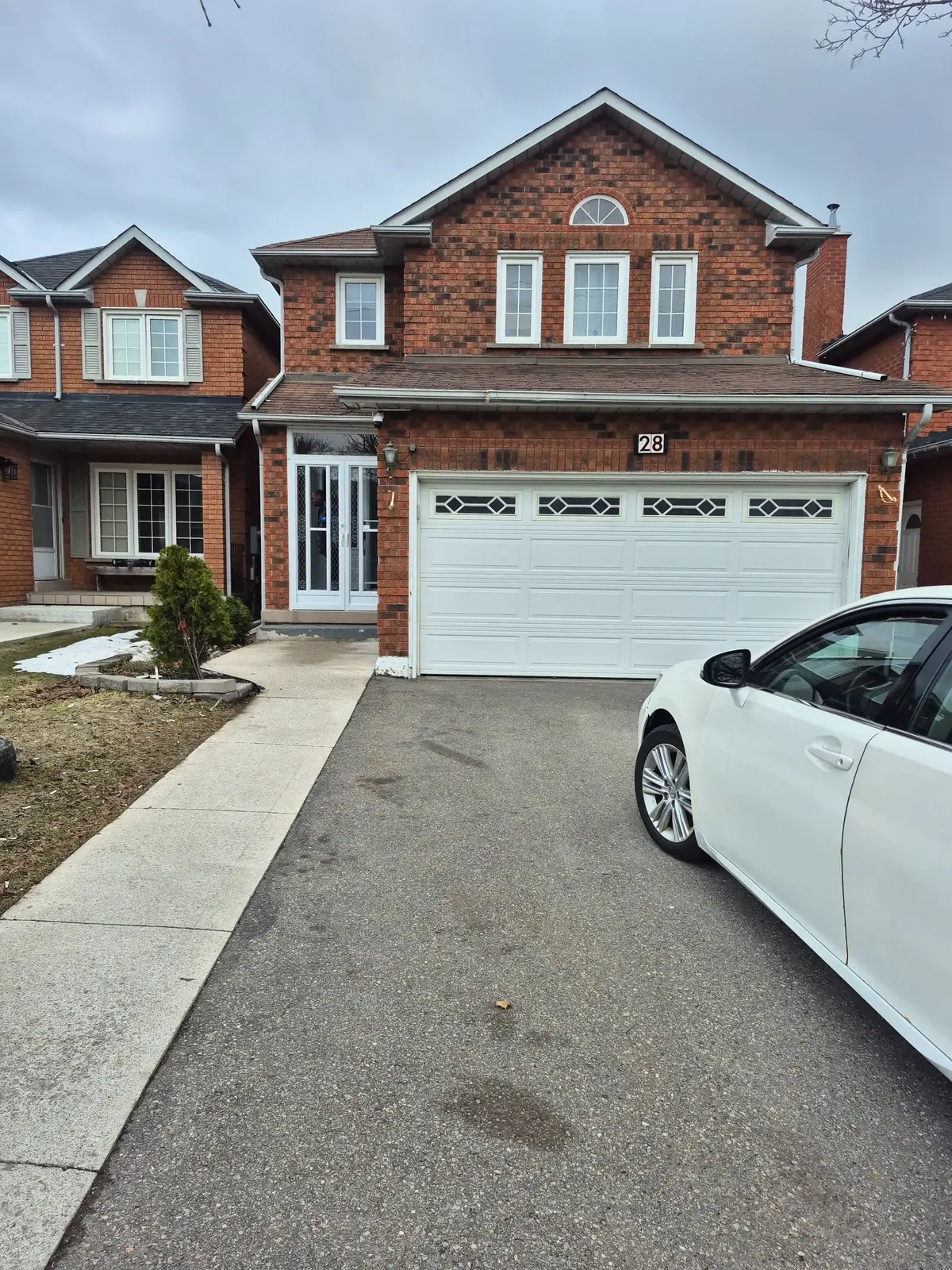 28 Pennsylvania AVE #Basement, Brampton, ON L6Y 4N7
