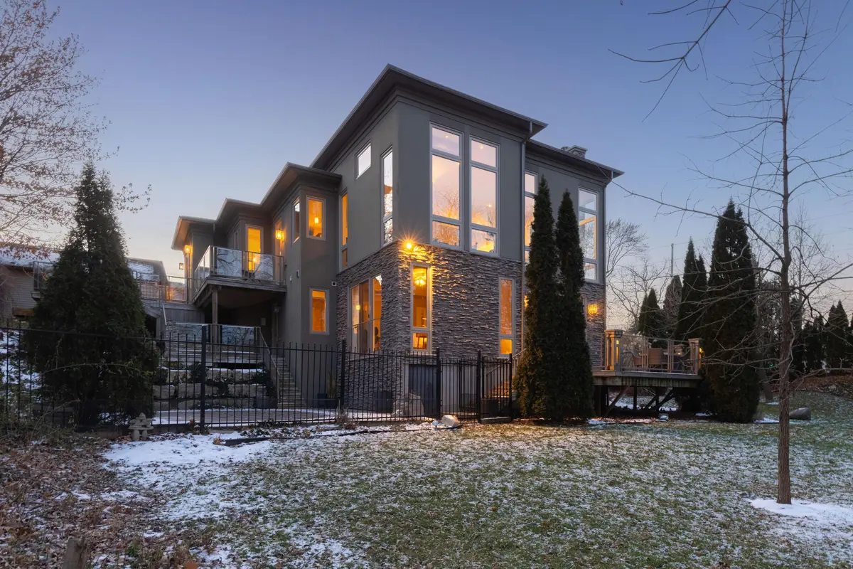 164A Lakeshore RD, St. Catharines, ON L2N 2V1