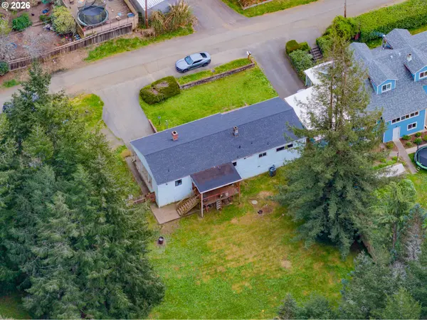 1595 N Henry ST, Coquille, OR 97423