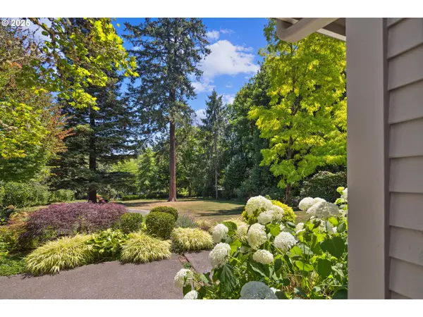 12643 S IRON MOUNTAIN BLVD, Portland, OR 97219