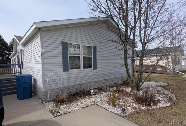 8 Brookfield, Swartz Creek, MI 48473